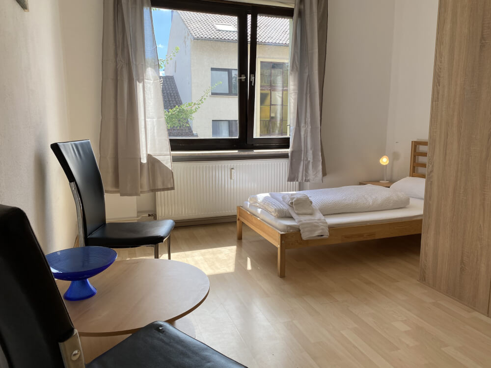Ferienwohnung Nette und helle Unterkunft in Pforzheim, ideal für 2-4 Luca Landenhammer 75175 15985047395f473f23c1b43
