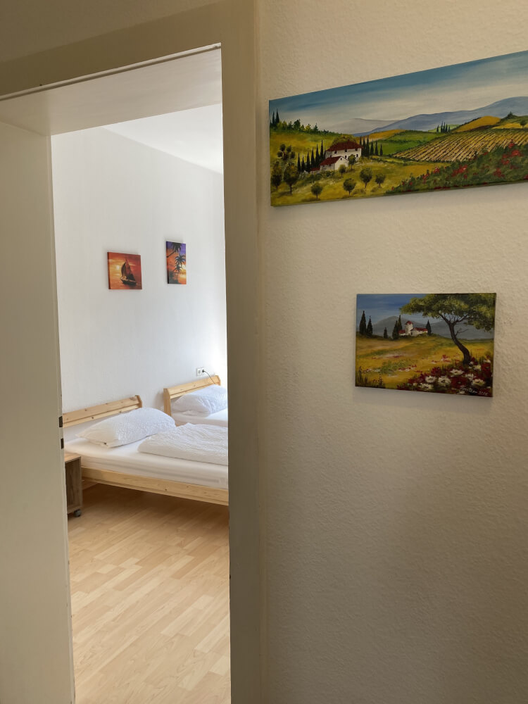Ferienwohnung Nette und helle Unterkunft in Pforzheim, ideal für 2-4 Luca Landenhammer 75175 15985048315f473f7fa4cbc