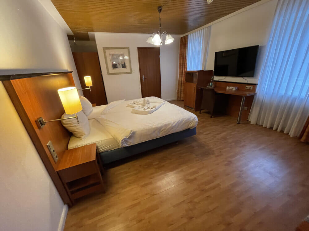 Hotel Neu eingerichtete Einzelzimmer, Doppelzimmer und Ferienwohnung  Hakan Cici  58840 Plettenberg  16195605556088886b4e290