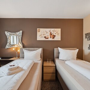 Hotel#54Betten#Hannover+Hi+Laatzen#Twin-Boxspring#free WiFi#Parkplätz Herr Brodkorb 30880 1697203443652944f332406