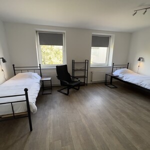 Monteurwohnung Premium Apartment Duisburg (4+4+6 Personen) Katharina Klesper 47051 1696613271_65204397f024e