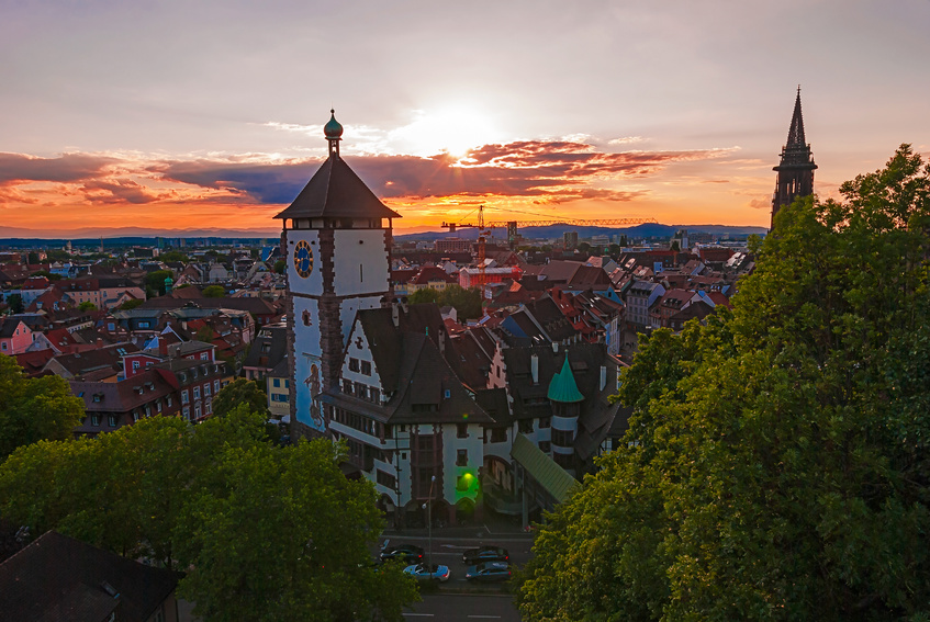 Die Bettensteuer Freiburg im Breisgau bei Nacht